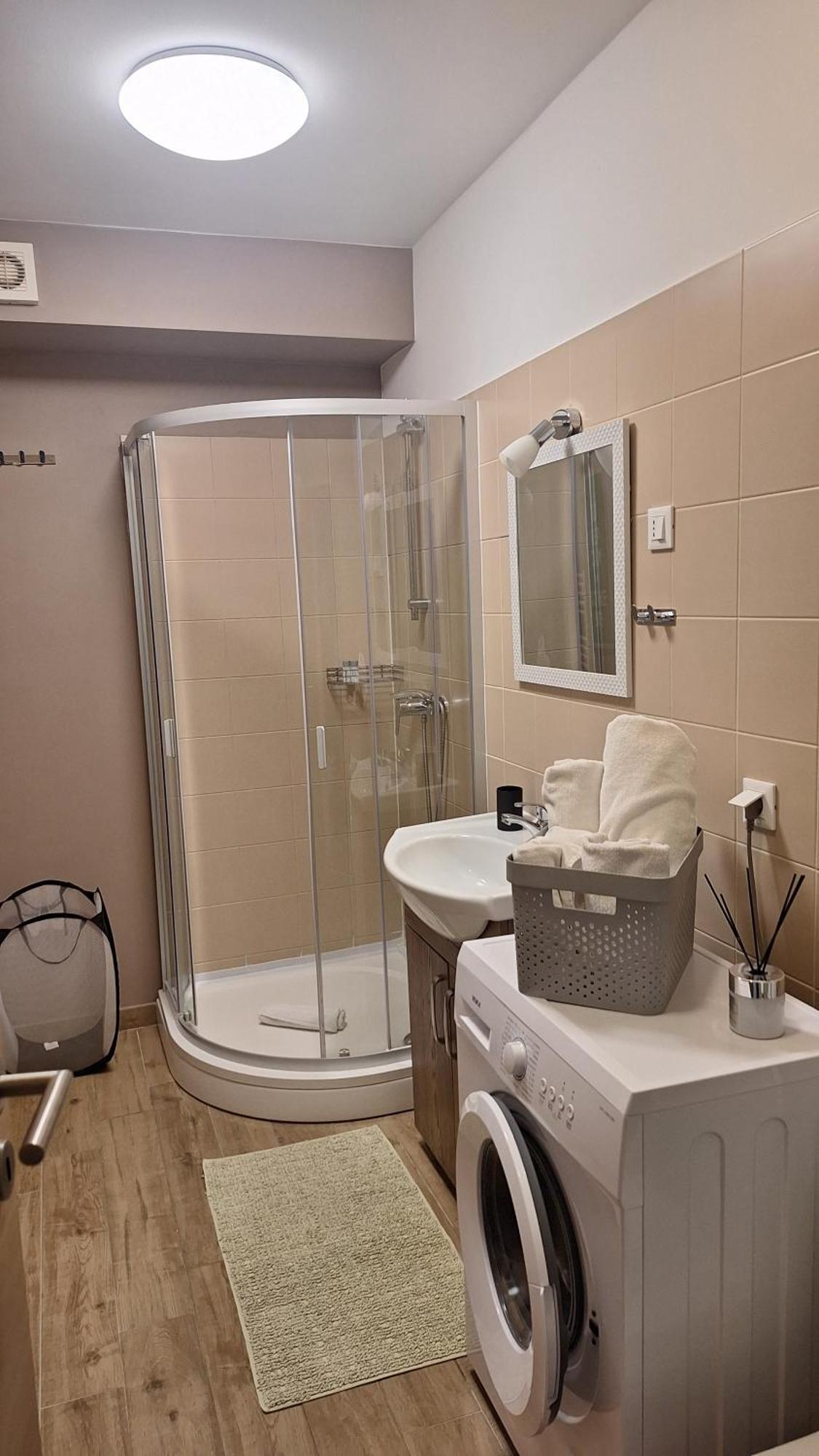 Guest House Flora Пазин Екстериор снимка
